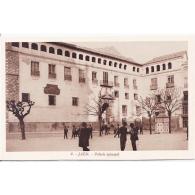 JNTP7763D-LFTD11830.Tarjeta Postal De JAEN.Edificio,arboles,caballo,persobas Y PATIO EPISCOPAL De JAEN - Jaén