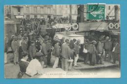 CPA 199 - Embarquement De Forçats LA ROCHELLE 17 - - La Rochelle