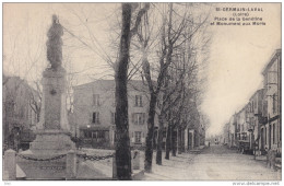 42 . Loire : Saint Germain  Laval  : Place De La Génétine . Et Monument Aux Morts  . - Saint Germain Laval