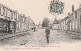 ST REMY EN BOUZEMONT - LA GRANDE RUE - BELLE CARTE ANIMEE - L'EGLISE AU FOND, A GAUCHE LE FAMILISTERE DU NORD-EST - TOP - Saint Remy En Bouzemont