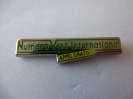 PINS FRANCE TELECOM NUMERO VERT  INTERNATIONALE APPEL GRATUIT / 33NAT - France Telecom