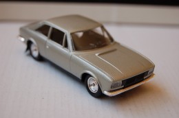 31-124. Coche Peugeot 504 Coupe V6 - Solido