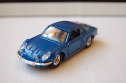 31-127. Coche Renault Alpine Berlinete - Solido