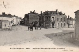 Ste Hermine : Place De St Hermand, Carrefour Des Quatre-routes - Sainte Hermine