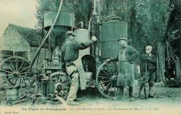 La Vigne En Bourgogne : Bouilleur De Cru Alambic  Distillation Des Marcs Alcool Métiers - Andere & Zonder Classificatie