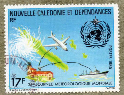 Nelle CALEDONIE : Météorologie : Journée Mondiale - Avion Et Bateau Recevant La Météo - Emblème Des NU - Gebruikt