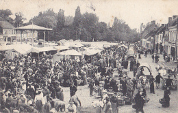 Carte Sans Légende - Audruicq - La Place Du Marché (belle Animation, Kiosque) Circulé 1906 - Audruicq