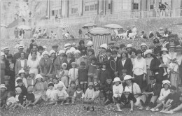 80- AULT  ONIVAL -CARTE PHOTO - SCENE DE PLAGE - - Ault