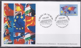 = Cinquantenaire Conseil De L'Europe Enveloppe 1er Jour Strasbourg 19.03.99 N°3233 Carte Du Monde Et Etoiles Européennes - EU-Organe