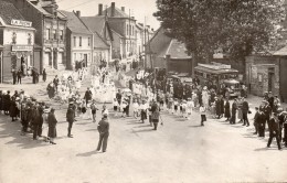 VIGNACOURT  -  Carte Photo  -  Procession  -  Fête  -  ( Car BORDEUX  -  La Ruche  ) - Vignacourt