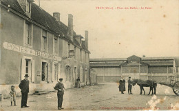 Dép 61 - Attelage De Chevaux - Trun - Place Des Halles - La Poste - état - Trun
