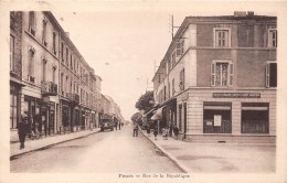 42- FEURS - RUE DE LA REPUBLIQUE- - Feurs