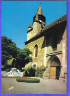 Carte Postale 65. Campan Sur L'Adour  Le Monument Aux Morts Et L'église Trés Beau Plan - Campan