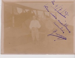 Carte Photo 9X12 AVIATEUR Devant Son Avion à Hélices  (signée "Georges") - Airmen, Fliers