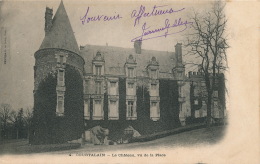 COURTALAIN - Le Château, Vu De La Place - Courtalain