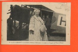 Annie BESANT à Son Arrivée à ARHNEM (Hollande) , Se Rendant Au Congrès De L'étoile D'Orient -Avion -(état: Accroc) - Schriftsteller