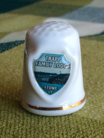 THIMBLES - DÉS À COUDRE  EN PORCELAINE - TRAPP FAMILY LODGE, STOWE, VERMONT, U.S.A. - - Dés à Coudre