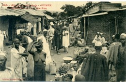 GUINEE - BONGUETA - N°11 Une Rue - Seins Nus - Marché - Guinea