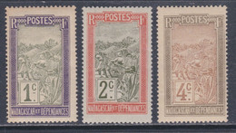 Madagascar N° 94 / 96 XX Partie De Série Transport En Filanzane, Les 3 Valeurs Sans Charnière, TB - Unused Stamps