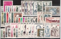 FRANCE : 1957** Année Complete  52 Valeurs ** Y&T = 110,00 Euro - 1950-1959