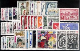 FRANCE : 1961** Année Complete  44 Valeurs ** Y&T = 76,00 Euro - 1960-1969