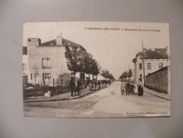 A382. CPA. 78. CARRIERES-SUR-SEINE. Boulevard Carnot Et La Poste. Hotel Du Moulin. Beau Plan Animé. écrite - Carrières-sur-Seine