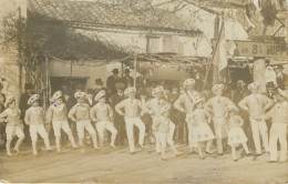 Arles : Café De Saint Hippolyte - Carte Photo - Arles