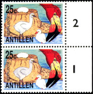 AQUATIC BIRDS- AMERICAN FLAMINGOS-ADULT WITH PULLETS-MARGINAL PAIR  WITH FAULTS-NEDERLANDS ANTILLES-1985-MNH-D3-08 - Flamants