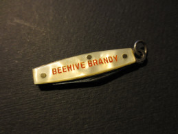 Delcampe - Couteau De Très Petite Taille - Manche En Nacre - Beehive Brandy - - Alcools
