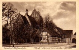 Heiligenhafen - S/w Kirche Nordseite Und Die Alten Speicher - Heiligenhafen