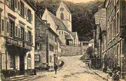 CPA - FERRETTE (PFIRT)(68) - Aspect De La Rue Vers L'Eglise Au Début Du Siècle - Ferrette