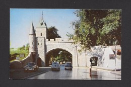 QUÉBEC - VILLE DE QUÉBEC - PORTE ST LOUIS - BELLES VOITURES - PHOTO PAR S.J. HAYWARD - Québec – Les Portes