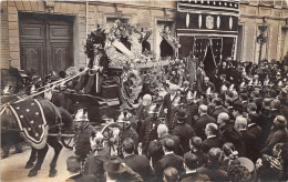 76-ELBEUF -CARTE PHOTO- OBSEQUES DE MR MOUCHEL MAIRE ET DEPUTE D'ELBEUF ( Cortège De Pompiers) - Elbeuf