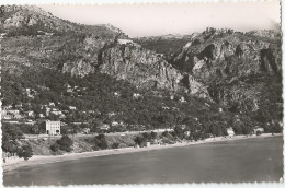 06 - Eze Bord De Mer La Baie Les Hotels Et Villas Sous Les Ombrages - Eze