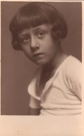 Carte Photo Originale Enfant - Portrait De Fillette En 1928 - Anonyme Personen