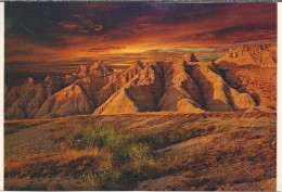 VS.- Badlands National Park, Badlands Of South Dakota. 2 Scans. - USA National Parks