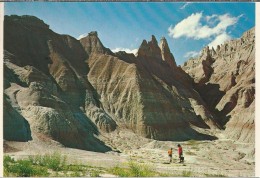 VS.- Badlands National Park, South Dakota. Great Adventure. 2 Scans. - USA National Parks