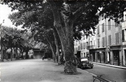 Le Cours Et Le Kiosque En 1952 - Salernes