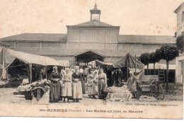 Ste Hermine : Les Halles Un Jour De Halles - Sainte Hermine