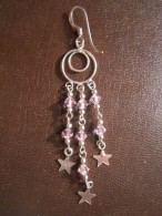 UNE SEULE BOUCLE D´OREILLE Pendante Perles Et Etoiles - Orecchini