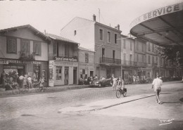 CANNES-LA BOCCA - Avenue Francis Tonner ( 2 Cpsm Grand Format ) - Cannes