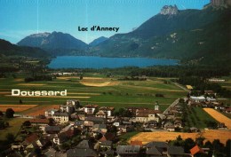 Carte Postale    (74)     DOUSSARD   -   Vue Du Bourg - Doussard