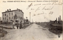 PIERRE-BENITE AVENUE DE L'ABATTOIR ET USINES DE SAINT-GOBAIN (CAFE DES SPORTS) - Pierre Benite