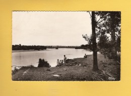 * CPSM Photo..dépt 18..LERE  :  Les Bords De La Loire   : Voir Les 2 Scans - Lere