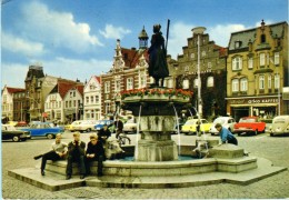 Husum - Marktplatz Mit Tine - Husum