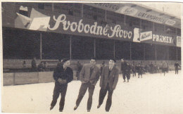 Skating In Prag Czechoslovakia Real Photo 1946 - Patinaje Artístico