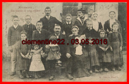 Dept 44 -  Machecoul  - Une Famille De Seize Enfants   ( Scan Recto Et Verso ) - Machecoul