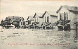 SUBMERGED DAYTON , OHIO , HOMES DURING GREATEST FLOOD IN MODERN HISTORY 1913 . - Dayton