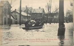 RESCUEING PARTY AT WORK TUESDAY MORNING DURING MOST EXCITING PERIOD OF GREAT FLOOD DAYTON . O . 1913. - Dayton