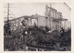 Photo Aout 1917 Chemin Des Dames - CRAONNELLE (près Craonne) - Le Château, Tombes (Photo J. PATRAS) (A141, Ww1, Wk 1) - Craonne